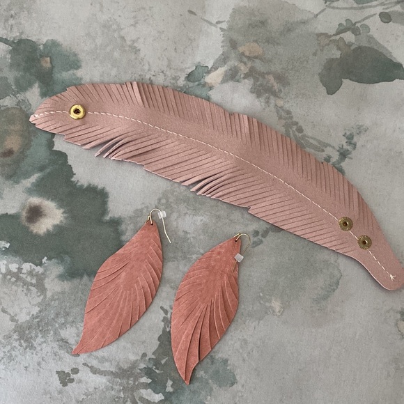 Salmon colored pink leather earrings and matching cuff bracelet. Sold as a set. - Picture 2 of 3